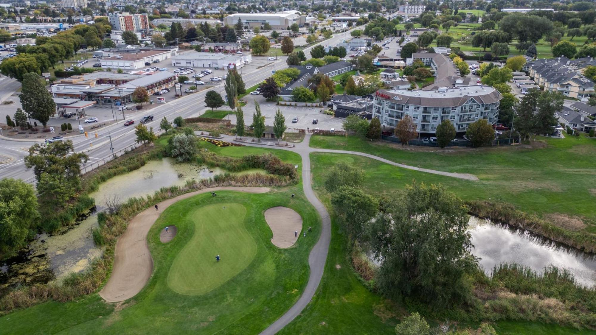 Balcomo, A Ramada By Wyndham Penticton Exterior photo